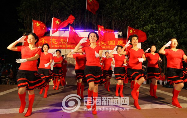 最新迎国庆广场舞，舞动中的爱国情怀，展现爱国风采